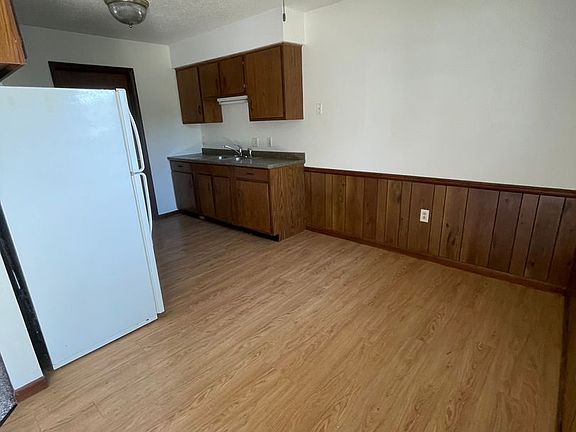 4th image of 4779 Bethel St #103