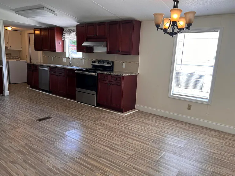 10629 S 228th Ln — Photo 3