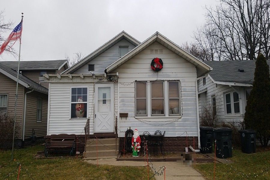 1st image of 1017 S 27th St