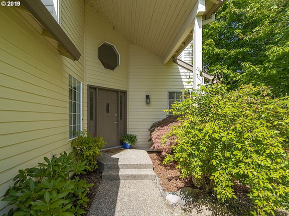 2nd image of 10553 SW Windsor Ct