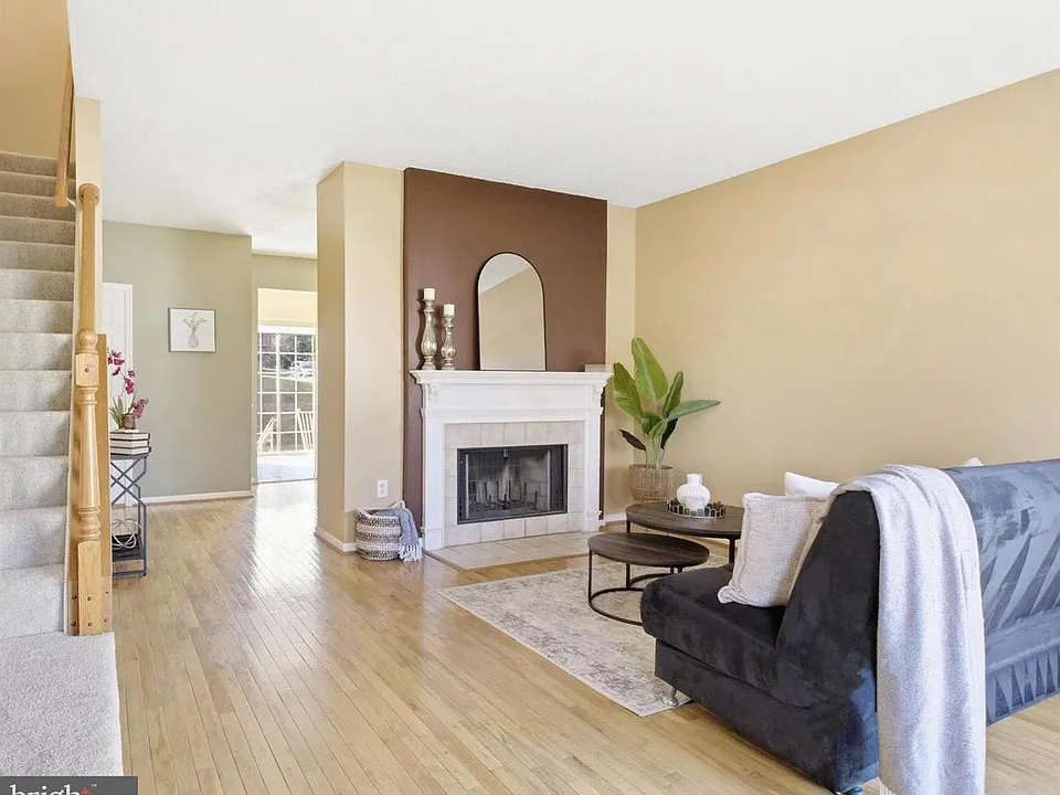 Wedgeway Ct