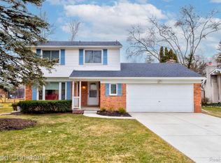 19741 Hickory Leaf St, Southfield, MI 48076