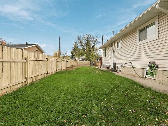 4th image of 1822 1a Ave N