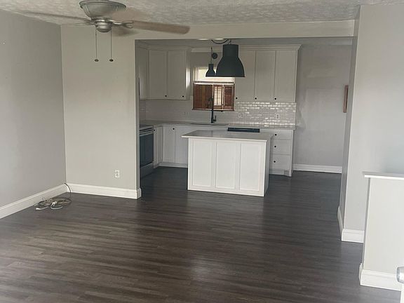 2nd image of 322 Jackson Pike