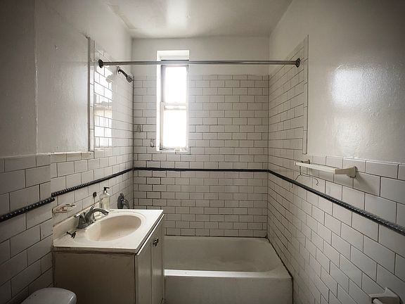 5th image of 703 W 184th St APT 4C