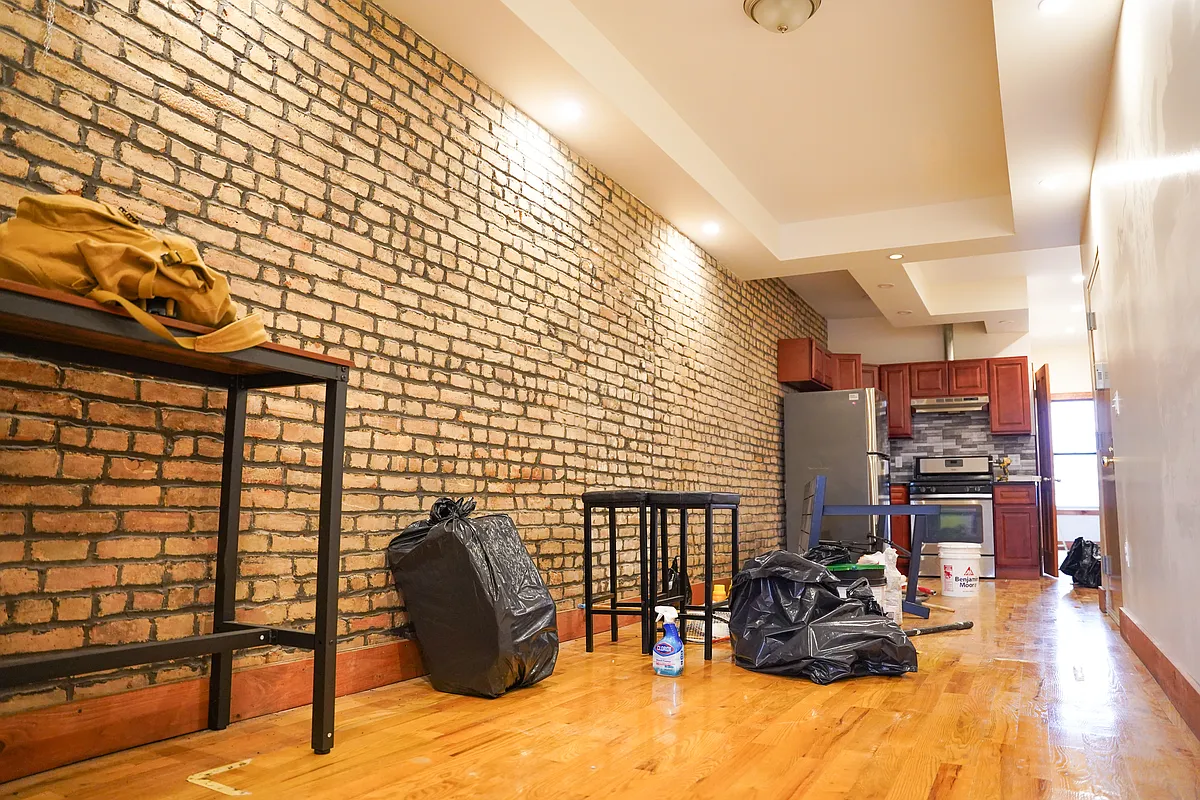 Building Photo - 241 Stockholm St #3L