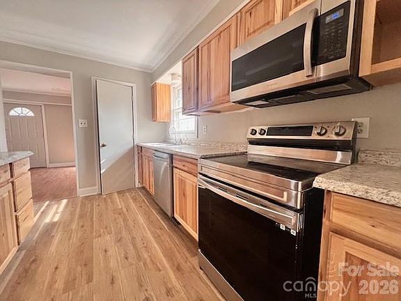 2nd image of 405 W Inwood St
