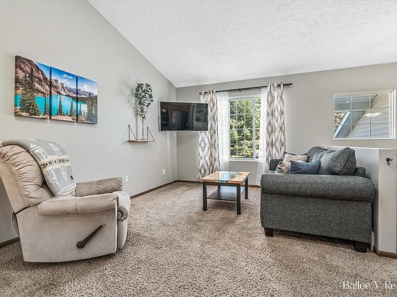 4th image of 733 Cloverdale Ave NW