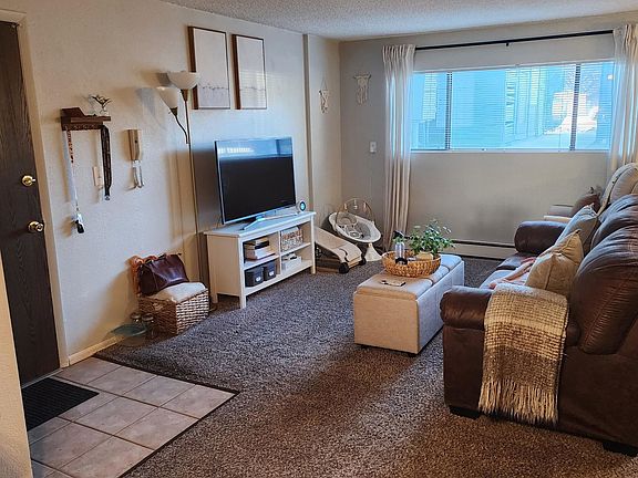 3rd image of 1140 Walnut Ave APT 20