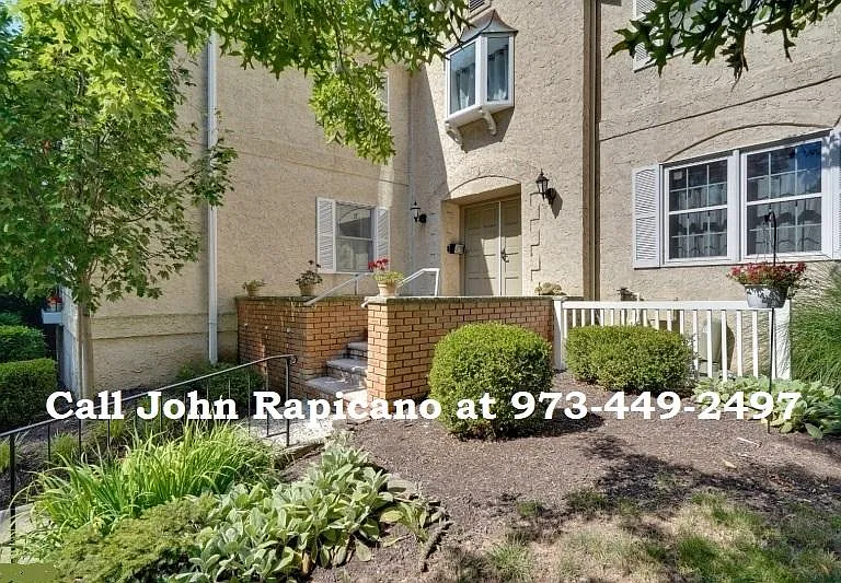 11 Heritage Dr — Photo 1