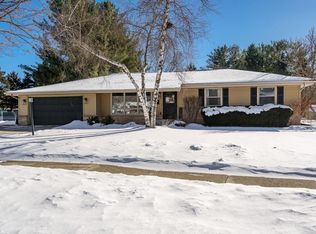 2910 Rutledge Ave, Janesville, WI 53545