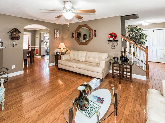 4th image of 6308 Stillglen Ln
