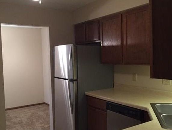4th image of 999 41st Ave NE APT 123