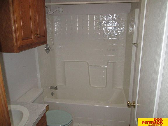 5th image of 812 Heatherwood St