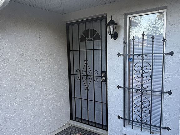 4th image of 1101 SW 19th Pl
