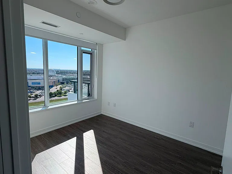 2485 Eglinton Ave W #1323 — Photo 19