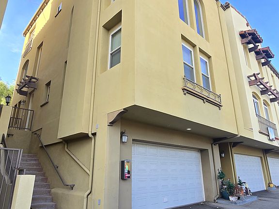 5th image of 23136 Sherman Pl #305
