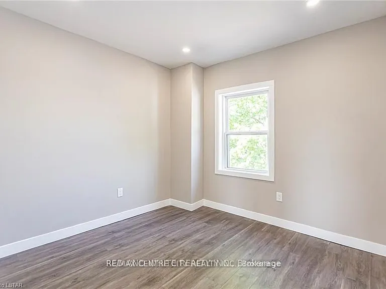 279 William St #2 — Photo 12