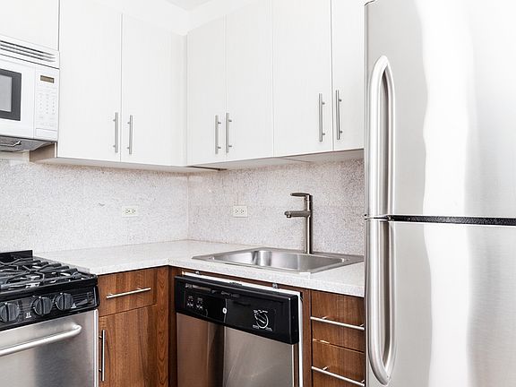 4th image of 30 W 18th St APT 6D