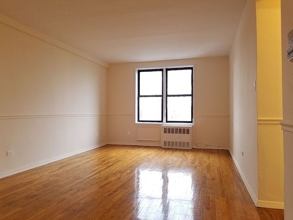 4th image of 3255 Randall Ave APT 4D