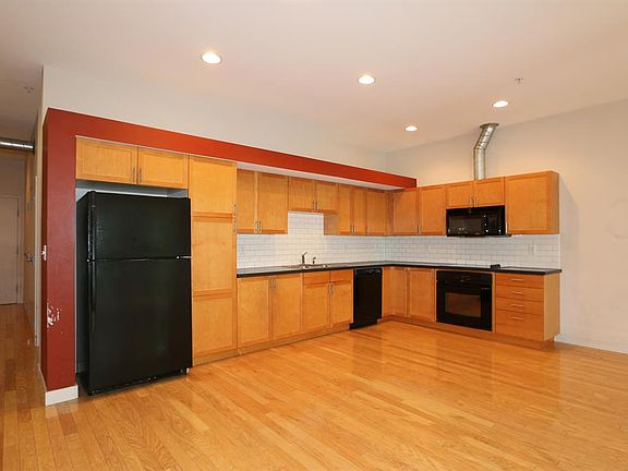 5th image of 111 Harries St APT 206