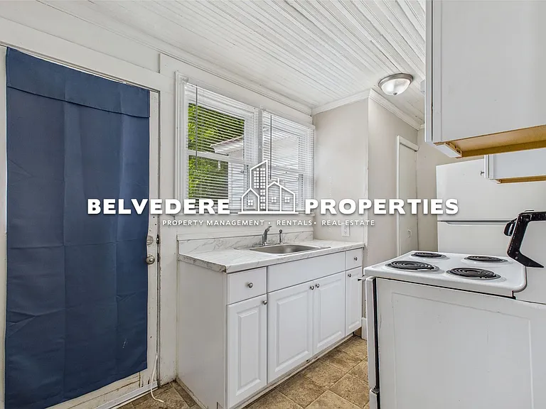 1118 Campbell St — Photo 4