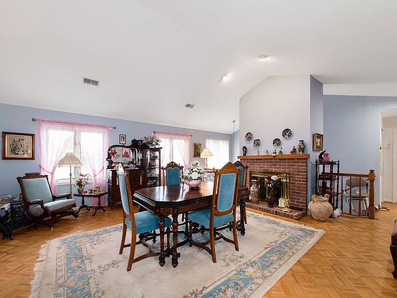 3rd image of 1617 N Courtland Dr #1617