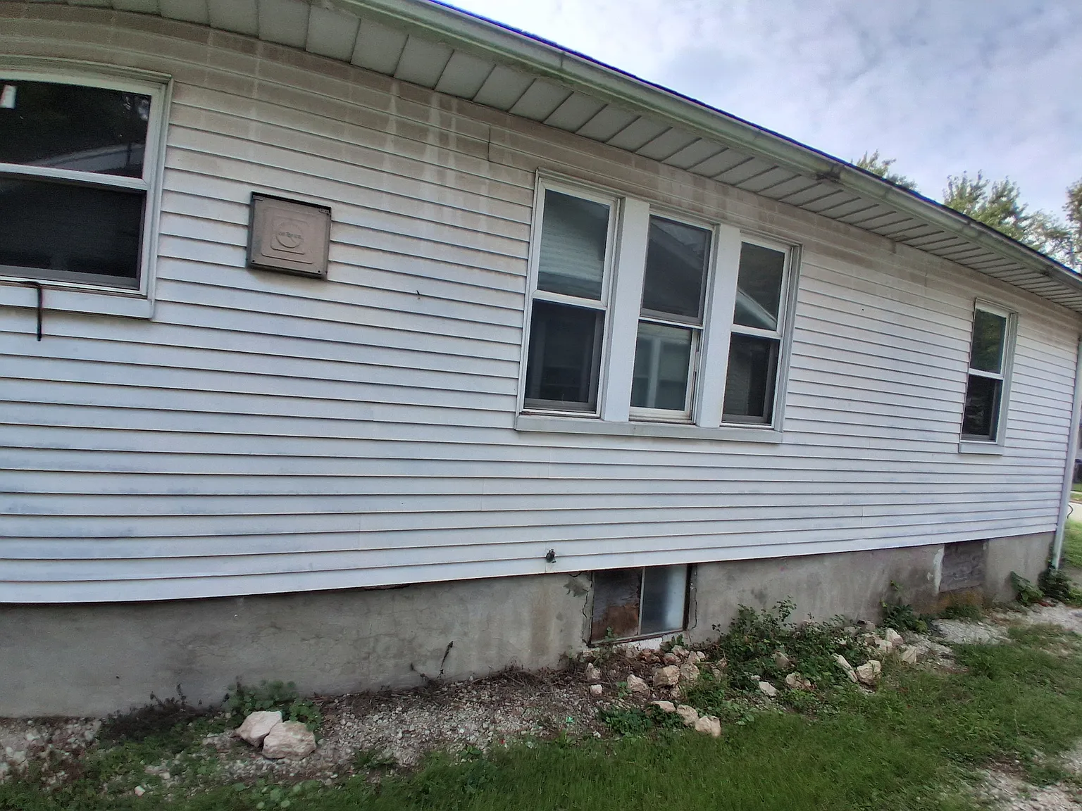 2 bed, 864 sqft, $894 — Photo 2