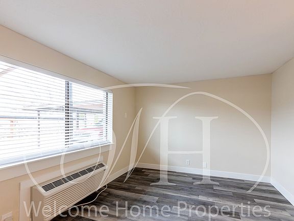 3rd image of 1200 SE Broadway Ave #A