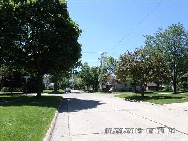 2nd image of 1307 8th St