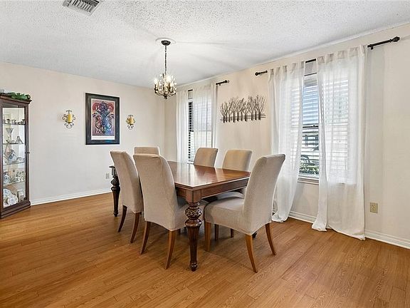 3rd image of 1720 N Bengal Rd