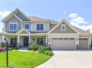 2000 Windham Cir, Wheaton, IL 60187