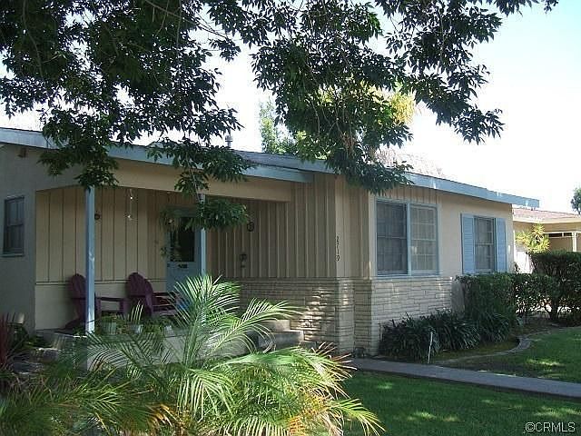 1st image of 2719 Hackett Ave