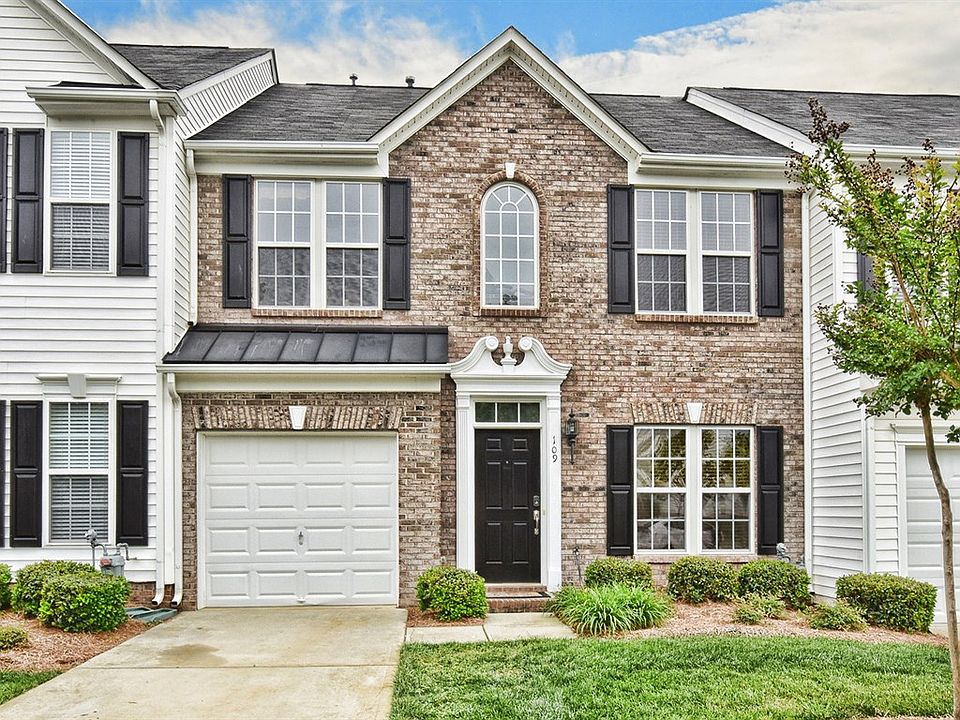1st image of 109 S Arcadian Way