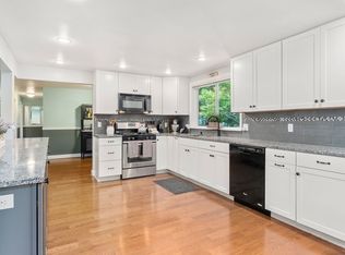 37 Bay Colony Dr, Ashland, MA 01721