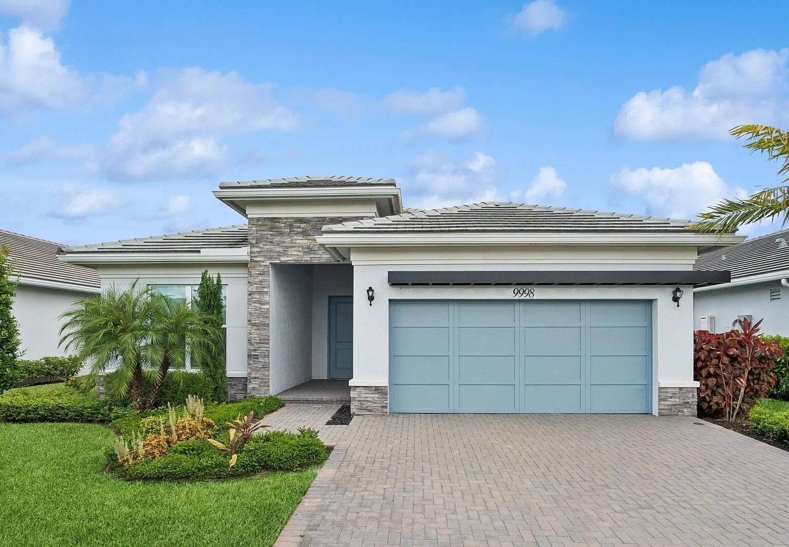 3 bed, 2300 sqft, $4,950 — Photo 1