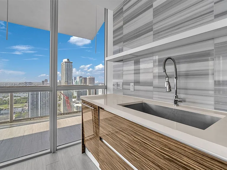 1100 Biscayne Blvd #4308 — Photo 18