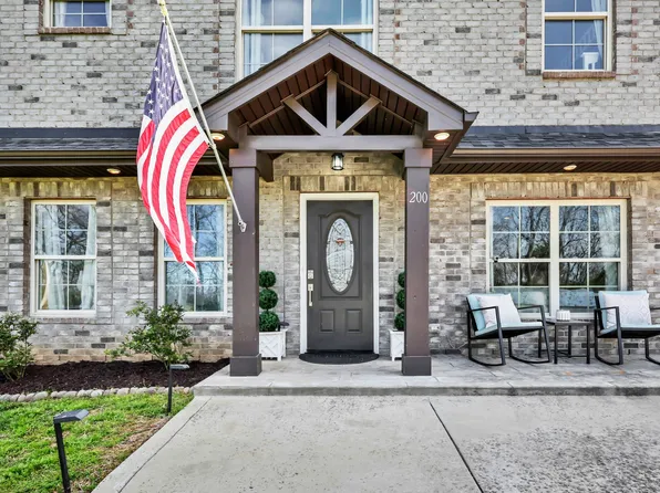 200 Texas Ave, Oak Grove, KY 42262