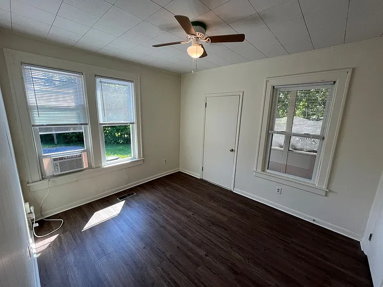 205 S Willow St #B — Photo 5