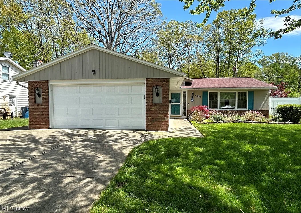 4221 Hickory Hill Ave photo 1