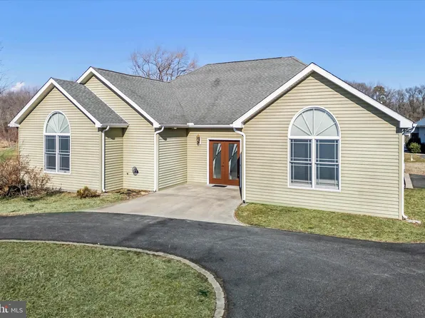 648 Black Swamp Rd, Felton, DE 19943