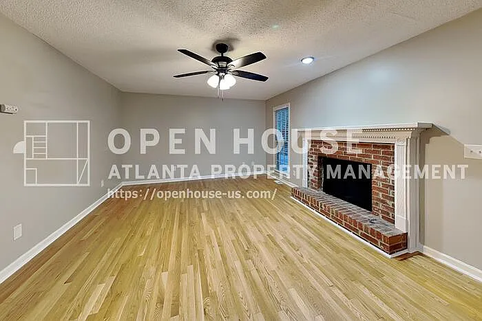 4 bed, 2.5 bath, 2550 sqft, $2,750 — Photo 4