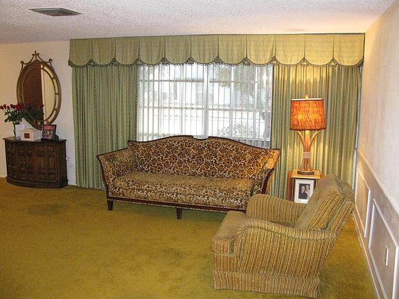 4th image of 8711 Mill Creek Ln