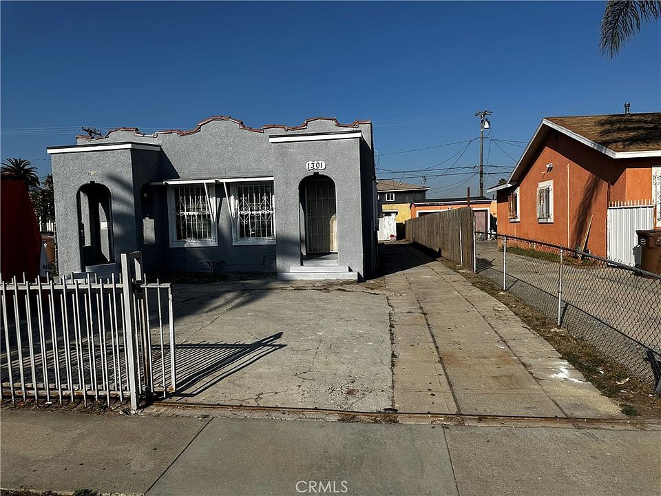 1st image of 1301 W 102nd St