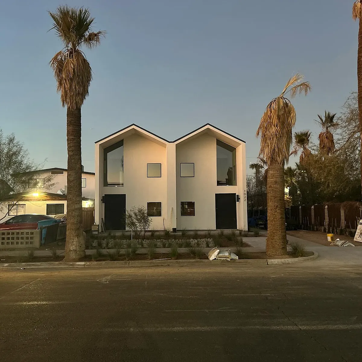 Building Photo - 1022 E Polk St #1