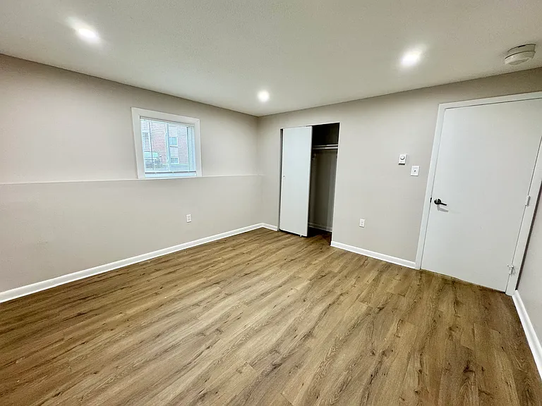 328 Greenwood St #B14 — Photo 9