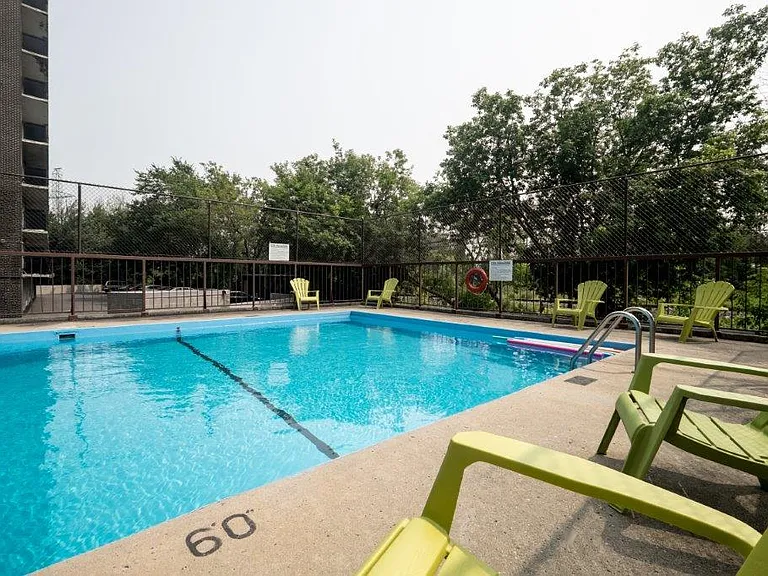 1725 Frobisher Ln — Photo 8