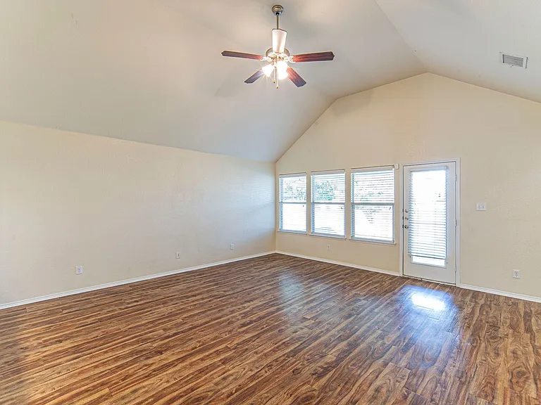 8036 Branch Hollow Trl — Photo 2