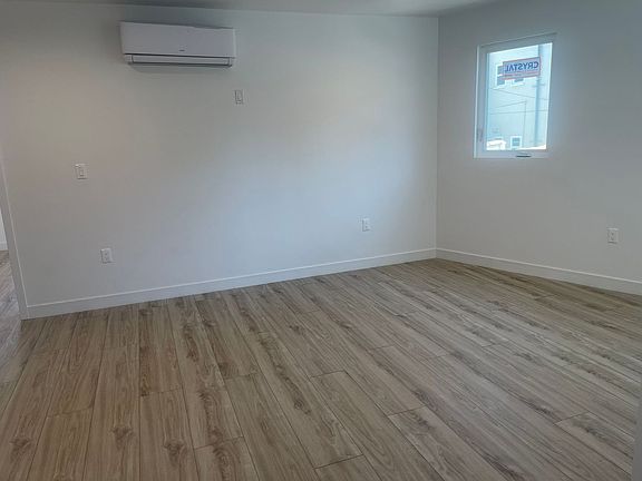 5th image of 8528 Cashio St #8530-1/2