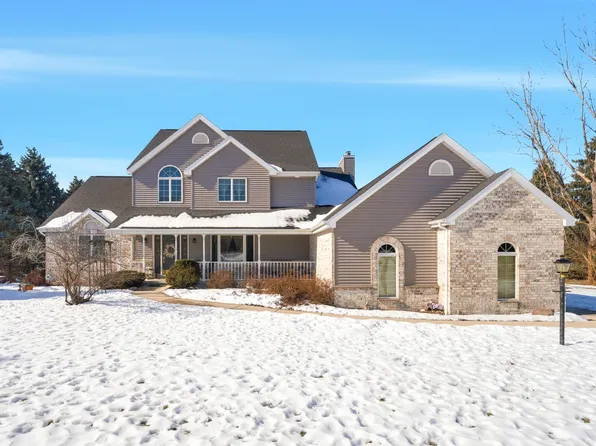 N5122 Summit Dr, Fond Du Lac, WI 54937